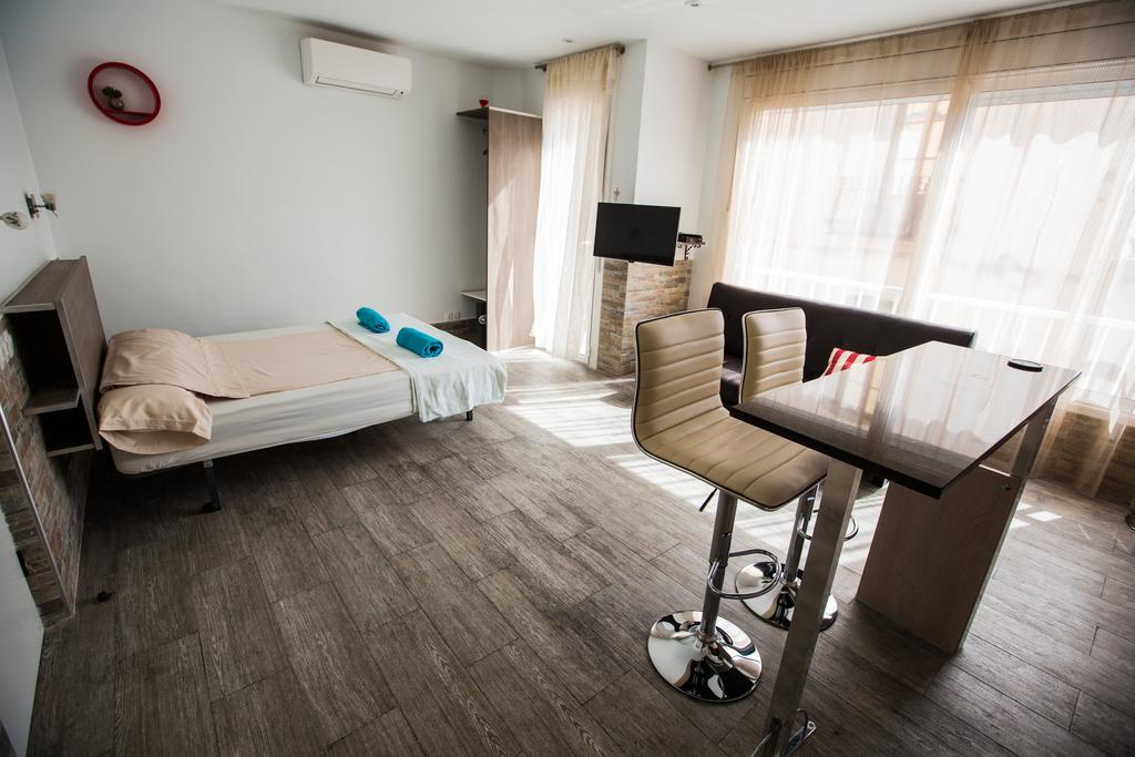 Apartamentos Bcntourism Pineda de Mar Eksteriør billede