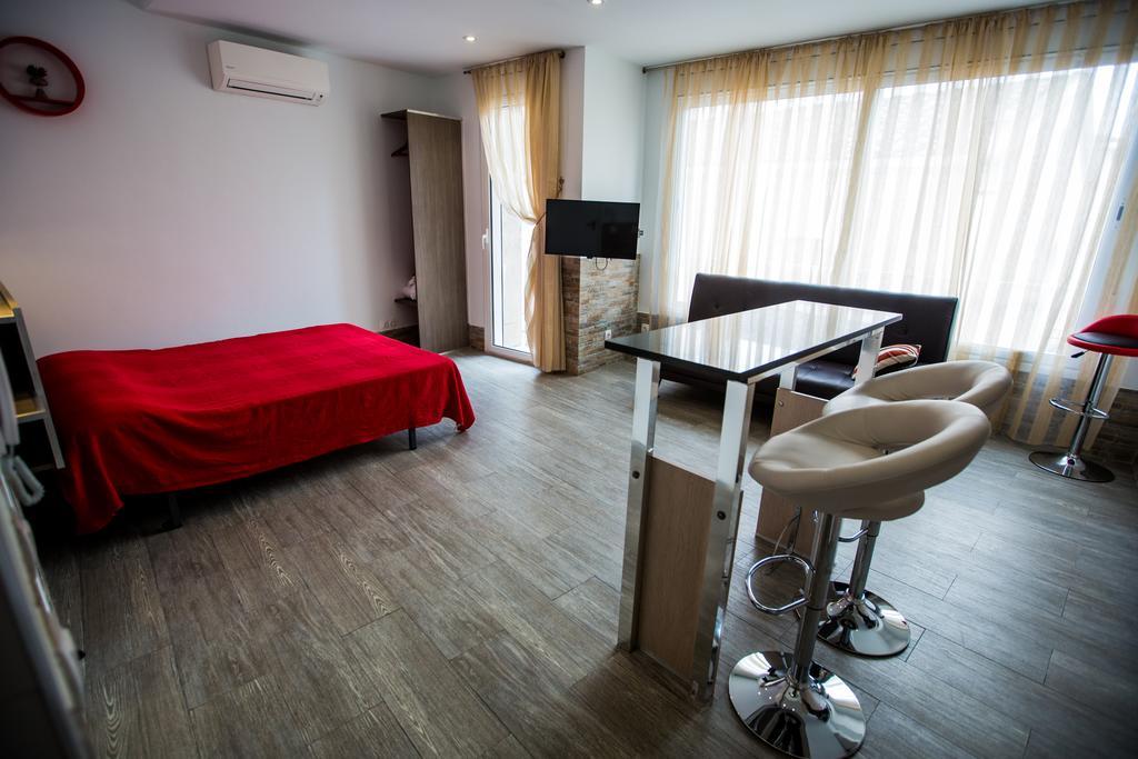 Apartamentos Bcntourism Pineda de Mar Eksteriør billede